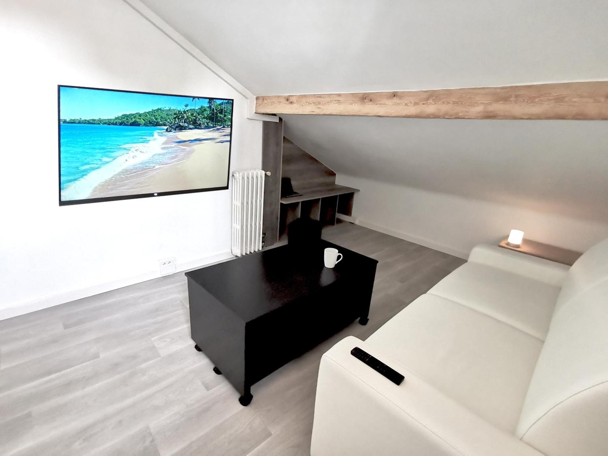 Bagneux Paris Confort Netflix Rer B Esterno foto